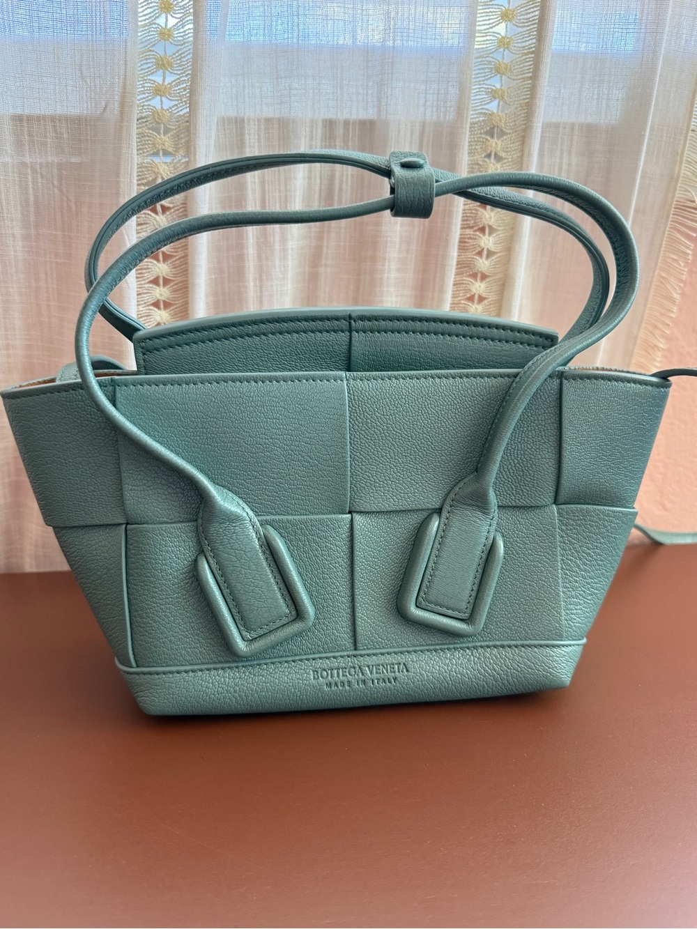 Bottega Veneta 
Arco Bag Maxi Intrecciato Leather Small Shoulder bag